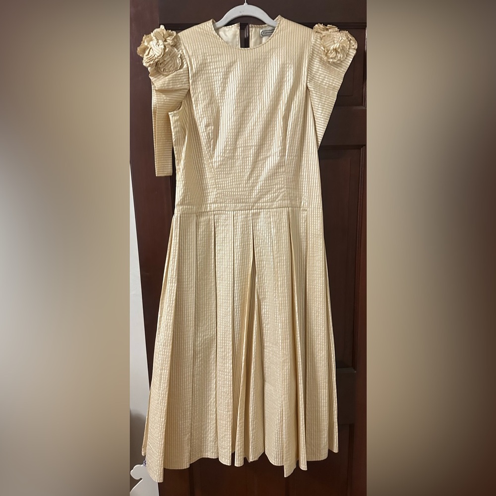 VINTAGE CAROLINA HERRERA - you aren’t going to find this anywhere else